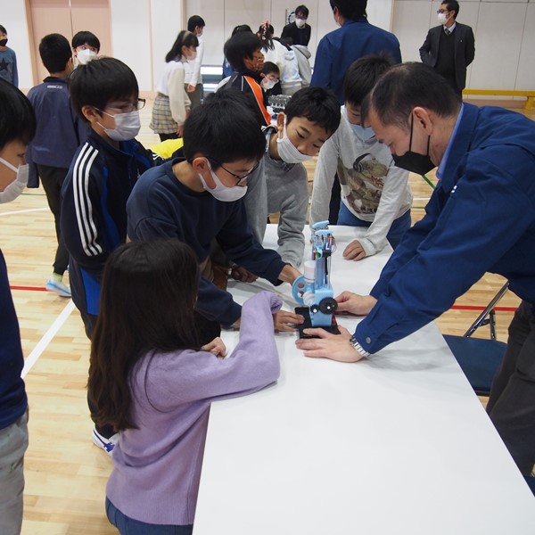 STEM learning boosts interest at local schools in Tokyo